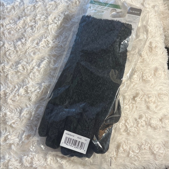 "Winter Clearance" Isotoner Black Knit Gloves - Picture 5 of 5